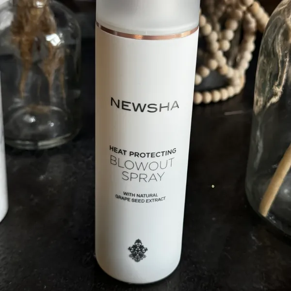 NEWSHA Heat Protecting Blowout Spray